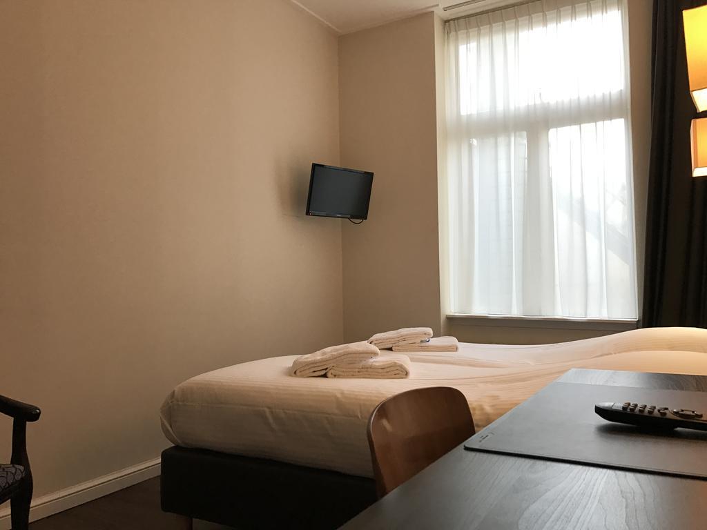 Hotel Carillon Haarlem Bagian luar foto