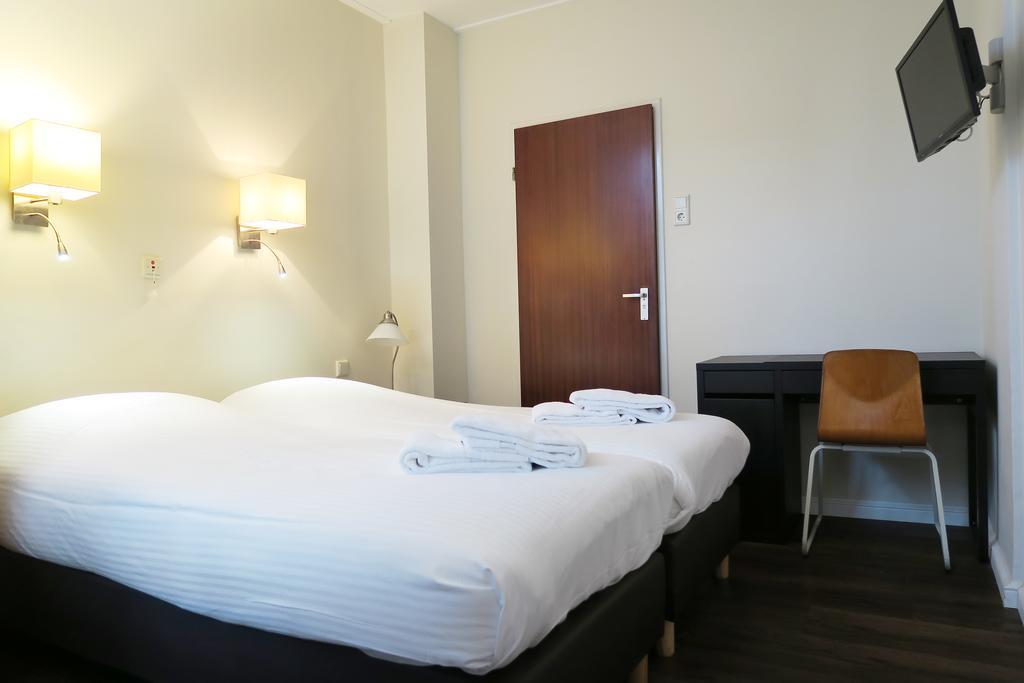 Hotel Carillon Haarlem Bagian luar foto