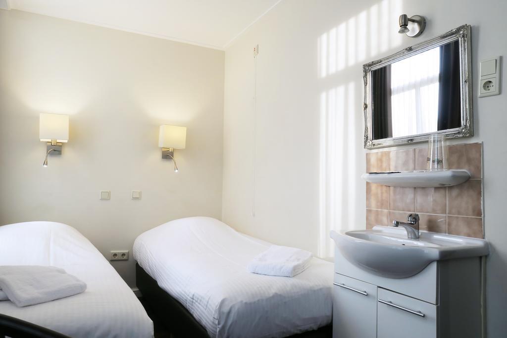 Hotel Carillon Haarlem Bagian luar foto